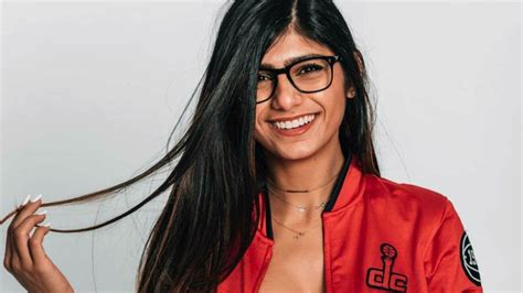 mia khalifa de lingerie|Mia